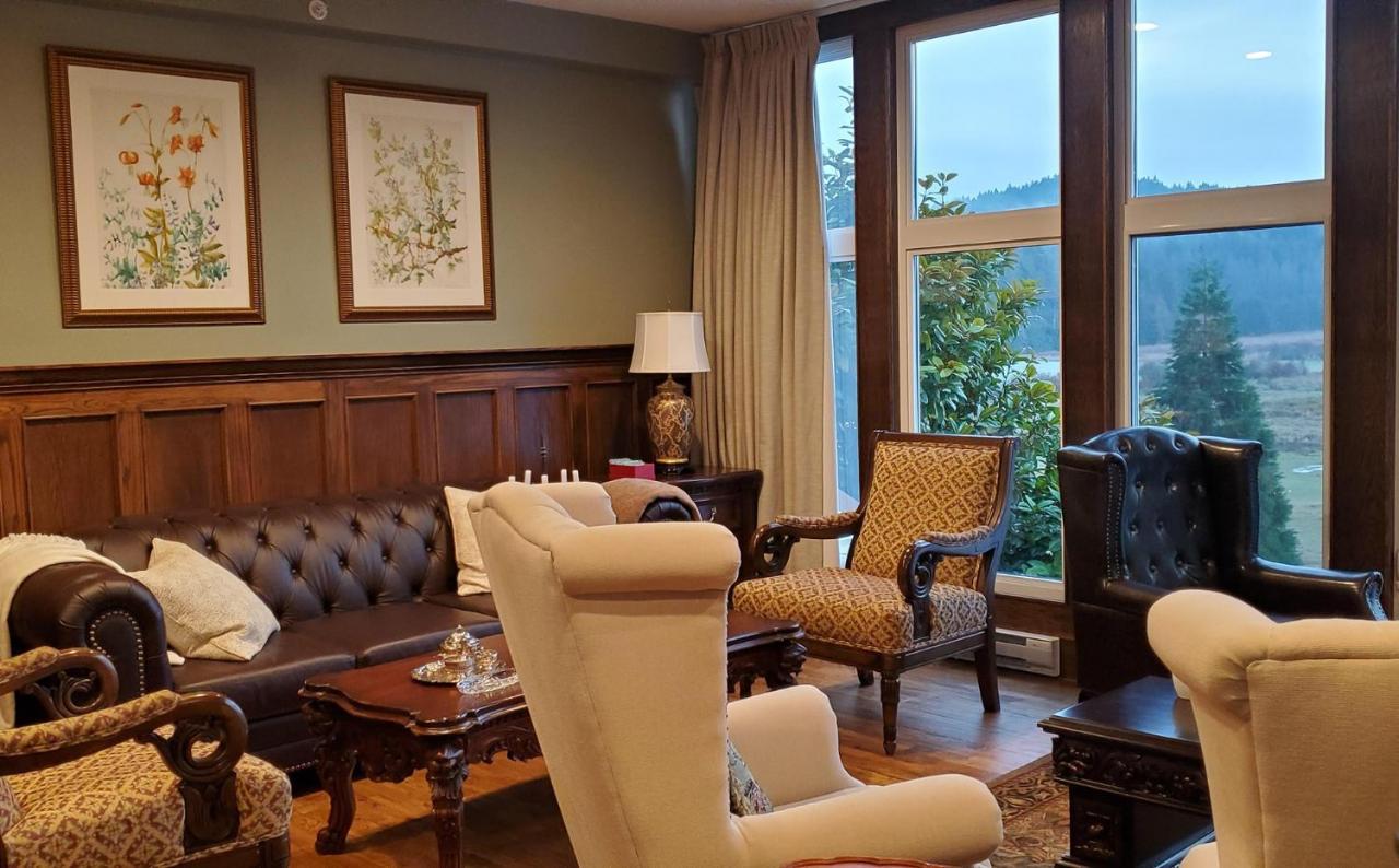 מלון Sturdies Bay Woodstone Manor Inc. מראה חיצוני תמונה