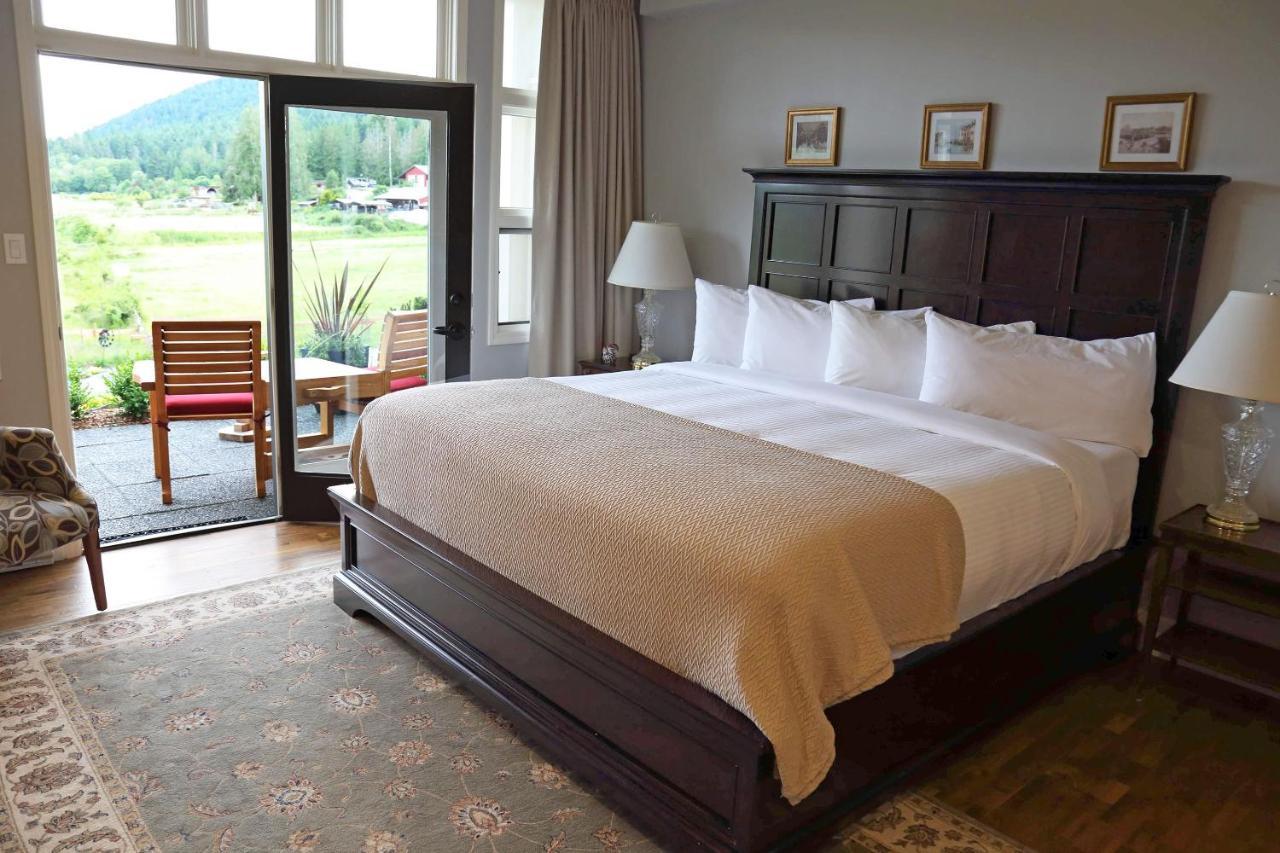 מלון Sturdies Bay Woodstone Manor Inc. מראה חיצוני תמונה