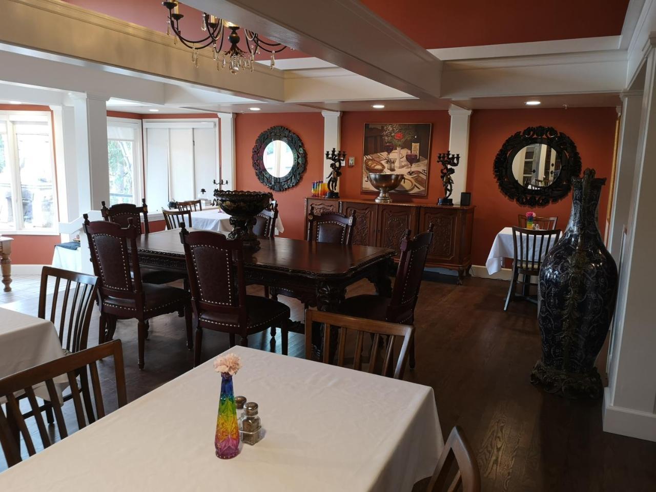 מלון Sturdies Bay Woodstone Manor Inc. מראה חיצוני תמונה