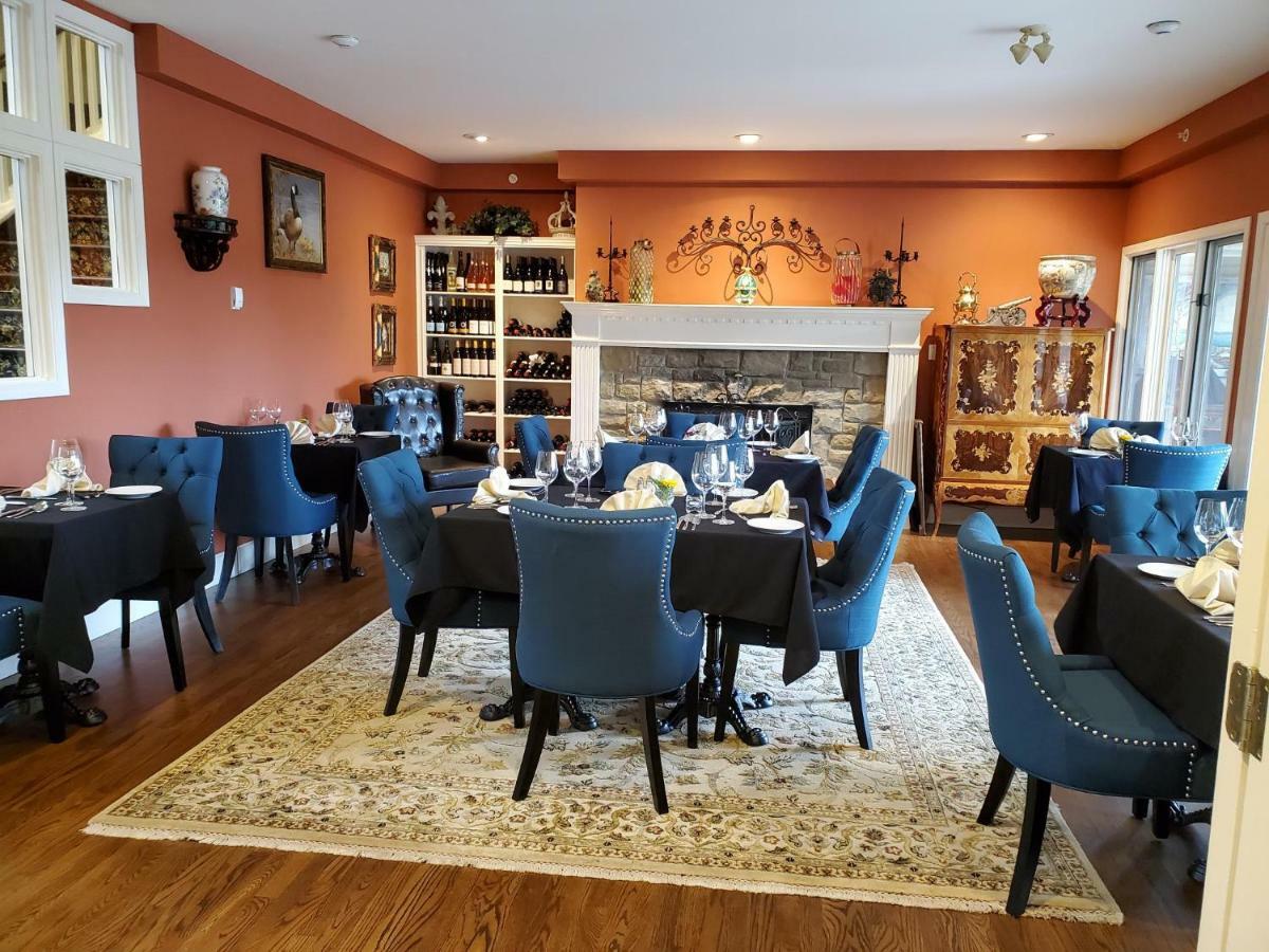 מלון Sturdies Bay Woodstone Manor Inc. מראה חיצוני תמונה